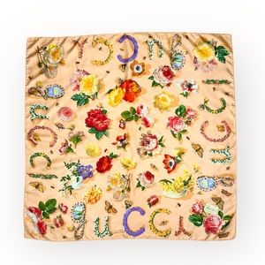 Gucci Floral Print 90 Silk Scarf